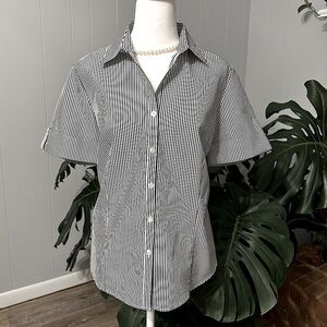 #7) George Stretches short sleeve button shirt with excellent condition.